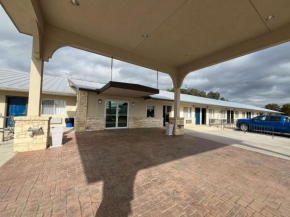 Motel 6 Junction, TX Llano River